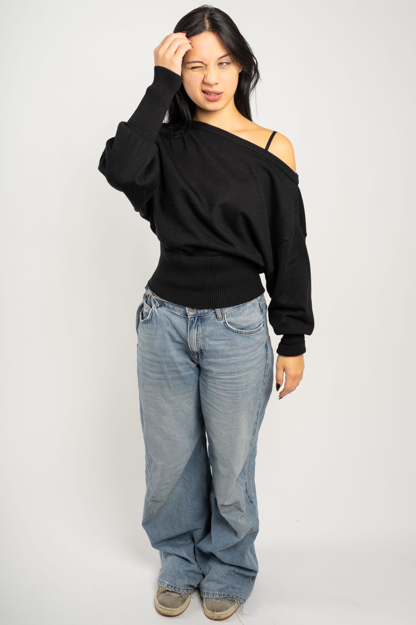 © Simon Halaski; HADE Productions