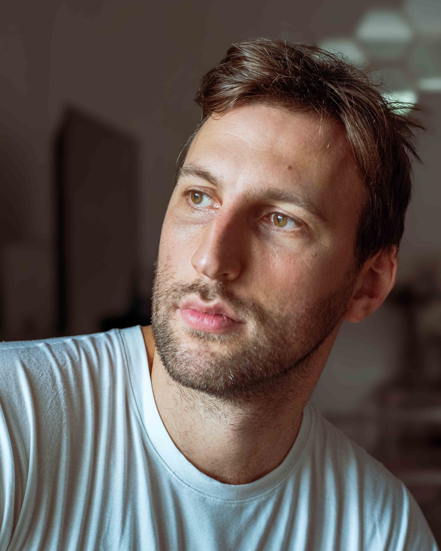 © e-motion pictures