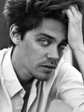 Зображення Tom Payne