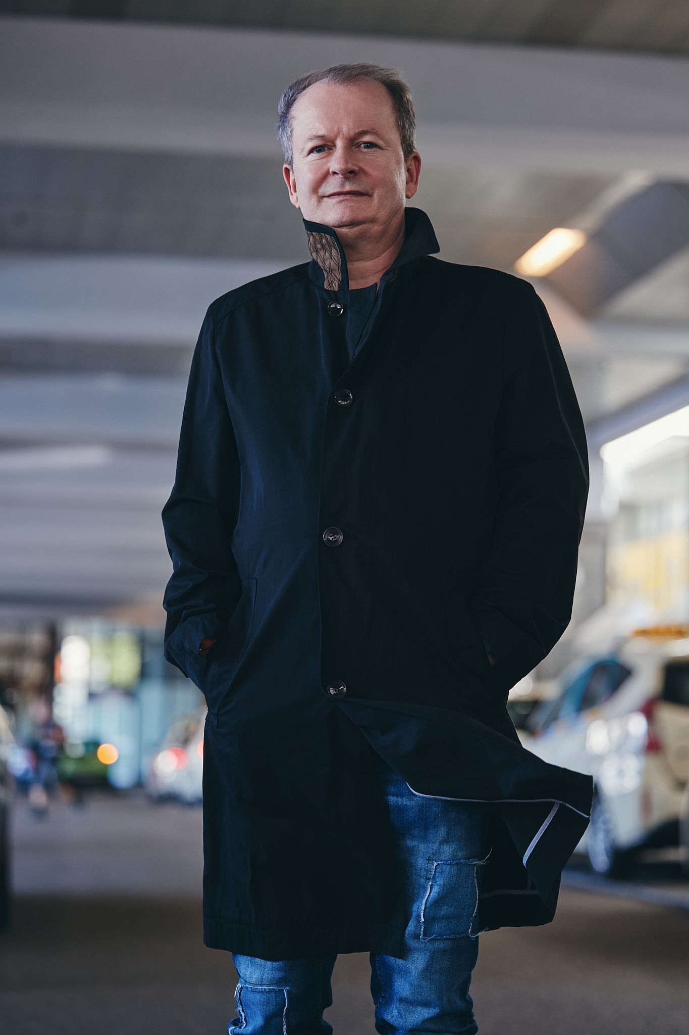 © nils schwarz образ Rüdiger Bach
