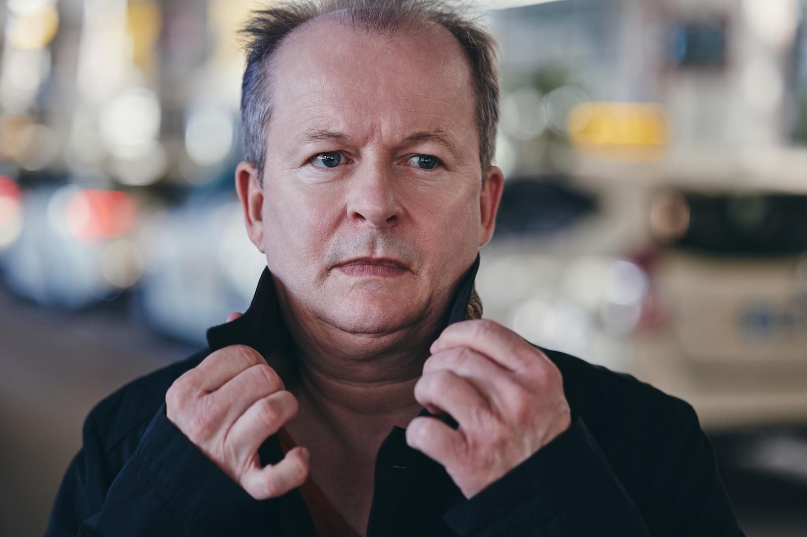 © Nils Schwarz образ Rüdiger Bach