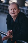 © Nils Schwarz образ Rüdiger Bach