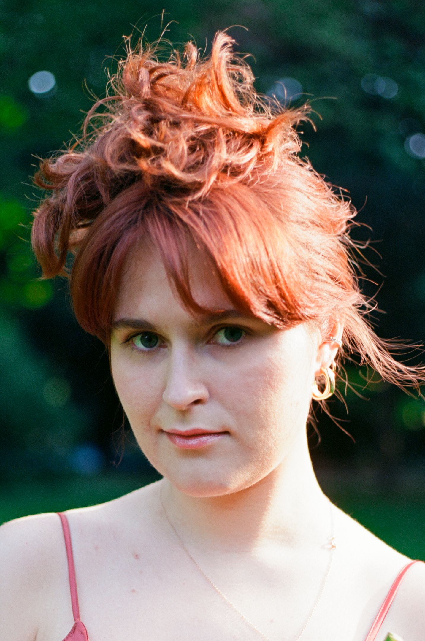 © Nastya Roshuk görüntü Veronika Bolotina
