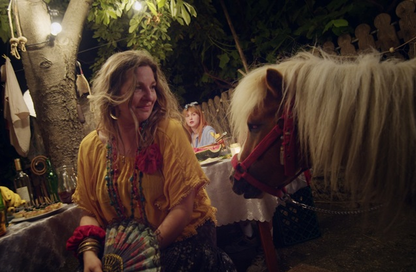 Image for Бохемски клип на „Ша-ша“ с режисьор дъщерята на Зуека - Девина Василева