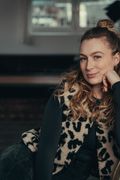образ Sina Louise Dieterle