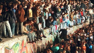 Image for Historisch – wie ein Fürstenauer als Kanzler Kohl den Mauerfall herbeitanzt