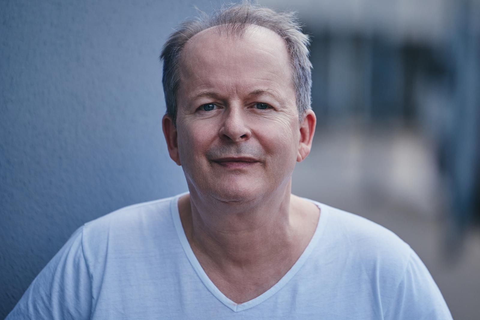 © Nils Schwarz образ Rüdiger Bach