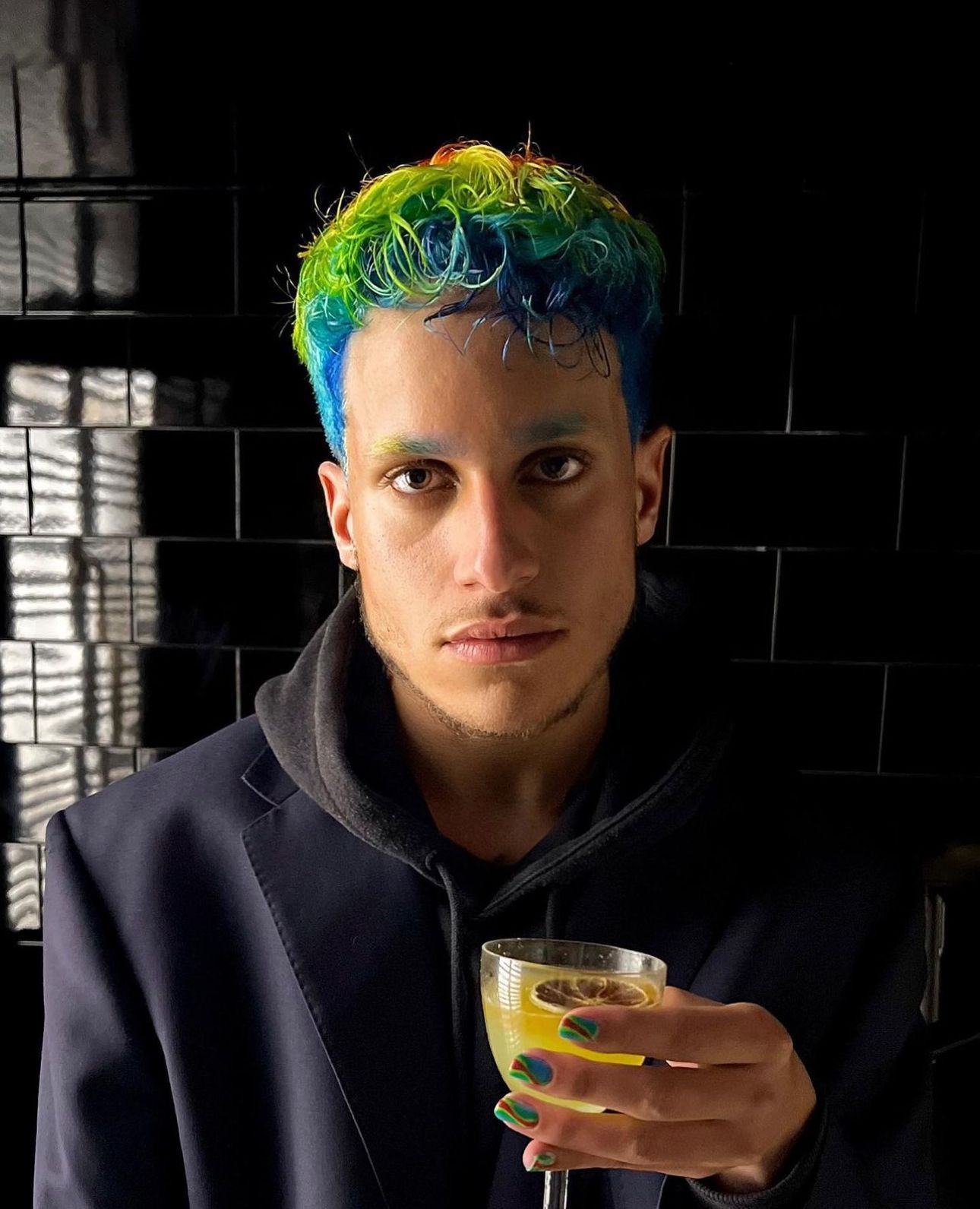 © @paralleltonone