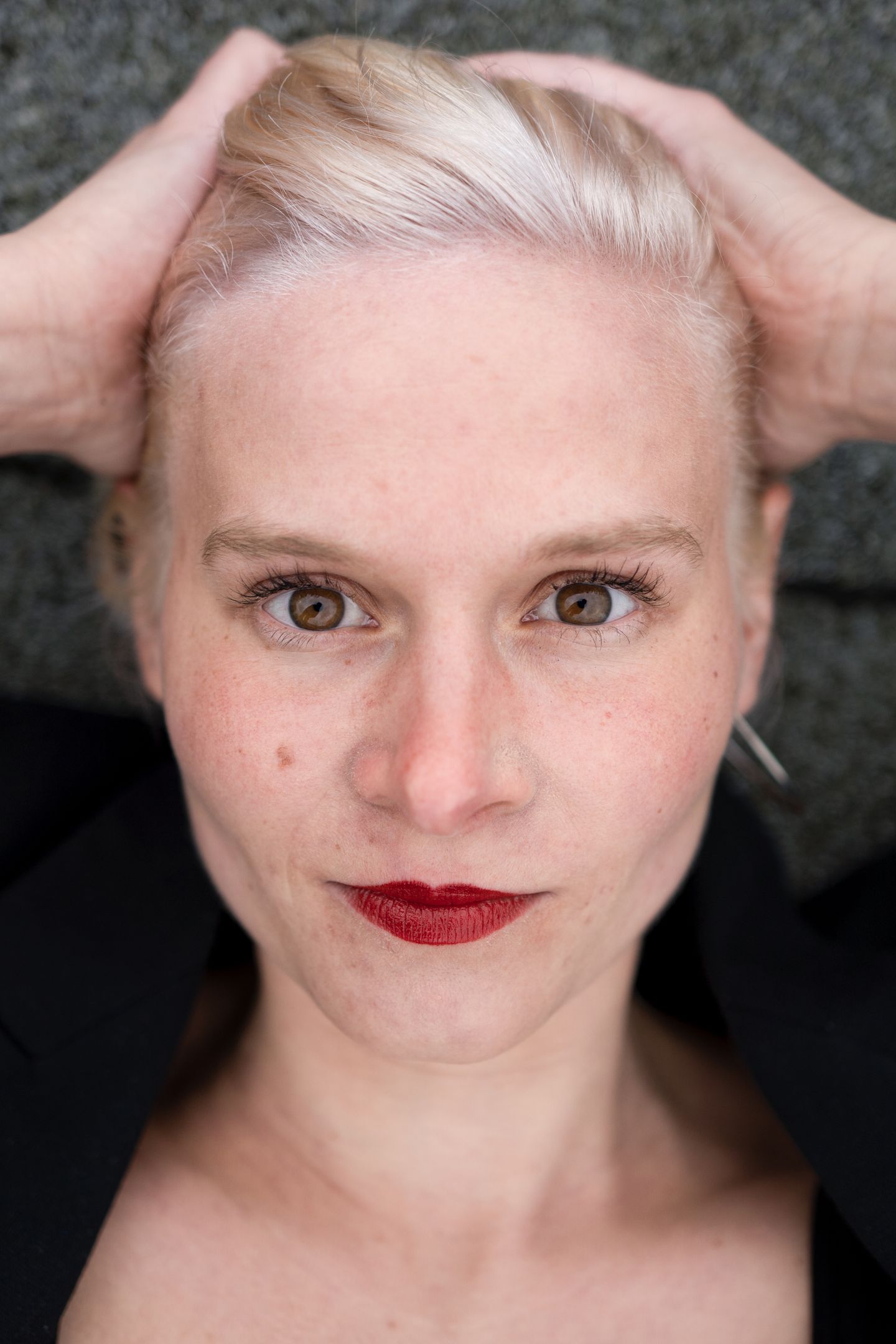 Anna Strizhenovaning yalangoch fotosuratlari