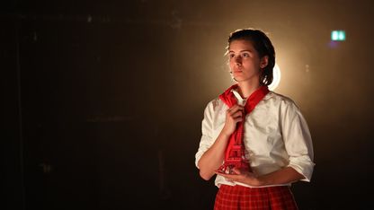 Image for „Frei“ von Lea Ypi am Theater Bremen: Über die Nuancen gebügelt