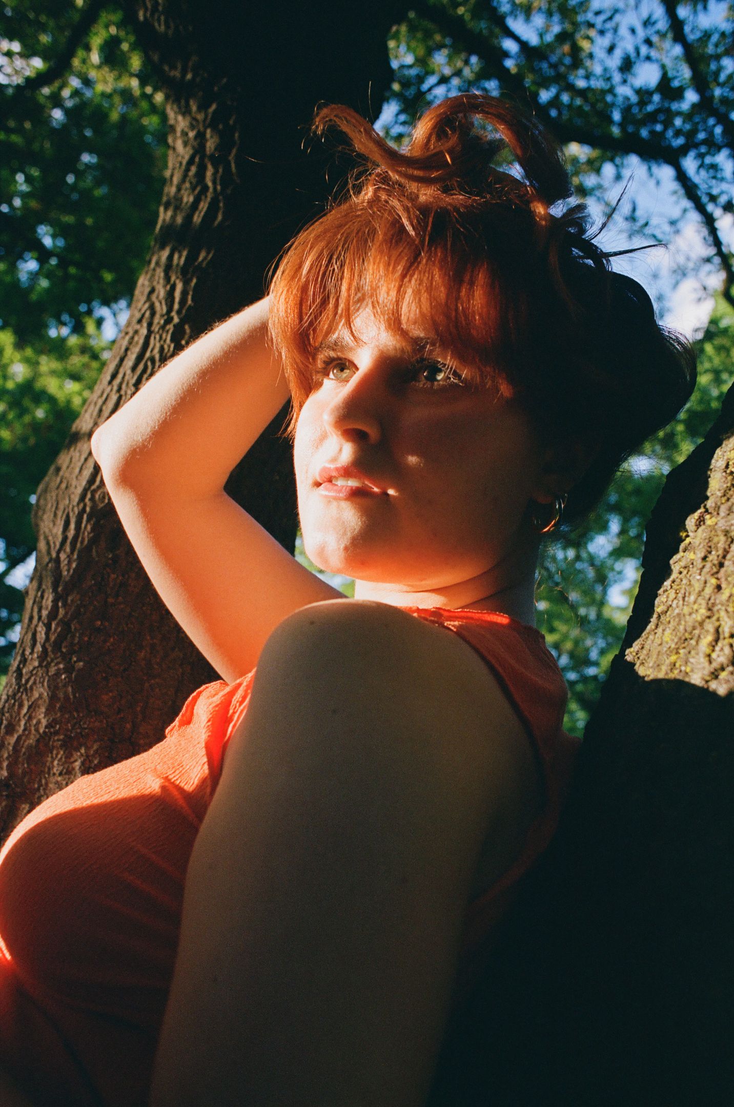 © Nastya Roshuk görüntü Veronika Bolotina
