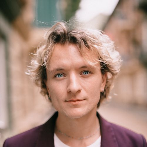 © moony mane / Michele Aflatoon