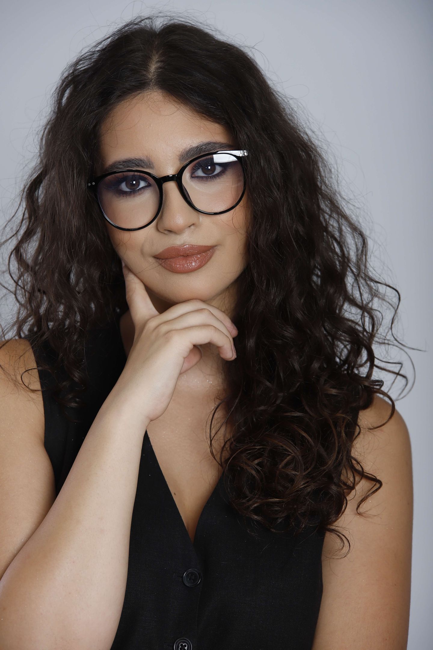 © Headshot glasses - Bianca Dobre