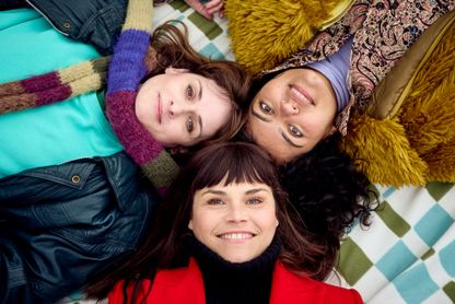 Image for Jonas Grosch dreht prominent besetzte Gaunerinnenkomödie